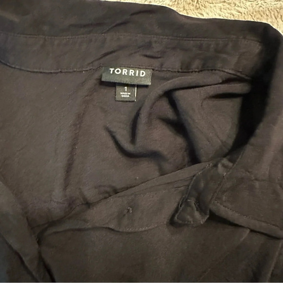 TORRID 97% Rayon  Button-Front SHIRT Size  1X(c5 - Picture 4 of 8